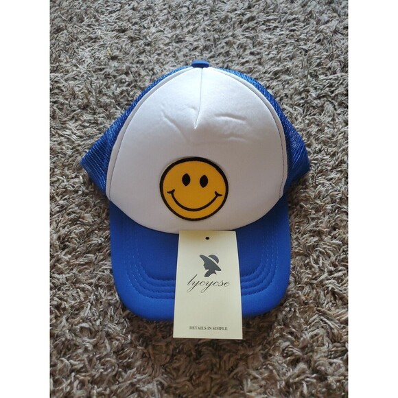 Lycycse Pink Smiley Face Trucker Hat Women’s OS New - Picture 1 of 8